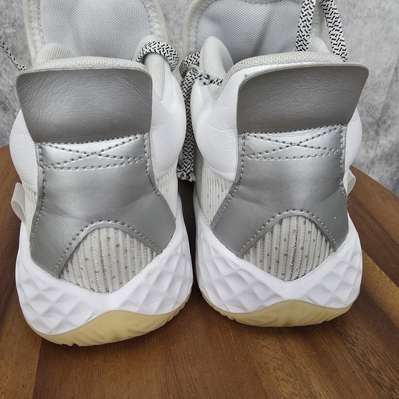 Adidas Pro Boost Mid Basketball Shoes Boys 5.5 White Silver Sneakers FW9511 - Picture 7 of 11